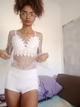 Snapshot of Emanuelle_manu chatting on June 2, 2026, 6:10 pm Emanuelle manu online show from June 2, 2026, 6:10 pm