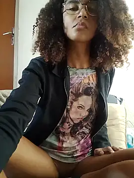 Snapshot of Emanuelle_manu chatting on July 21, 2026, 5:15 pm Emanuelle manu online show from July 21, 2026, 5:15 pm