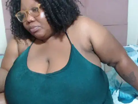 Snapshot of DAIRYBELLELIZxx chatting on March 6, 2025, 8:27 pm DAIRYBELLELIZxx online show from March 6, 2025, 8:27 pm