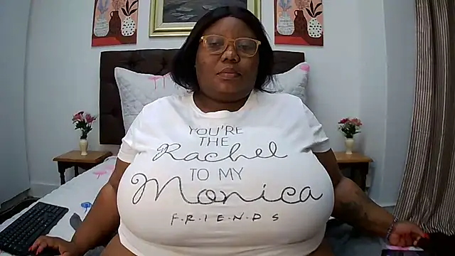 Snapshot of DAIRYBELLELIZxx chatting on May 27, 2026, 9:23 pm DAIRYBELLELIZxx online show from May 27, 2026, 9:23 pm