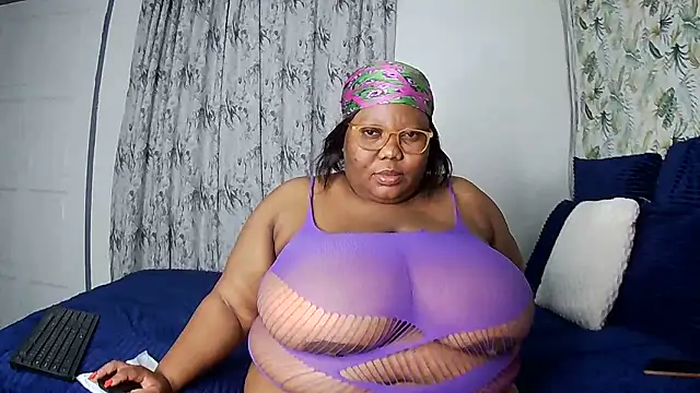Snapshot of DAIRYBELLELIZxx chatting on June 3, 2026, 9:09 pm DAIRYBELLELIZxx online show from June 3, 2026, 9:09 pm