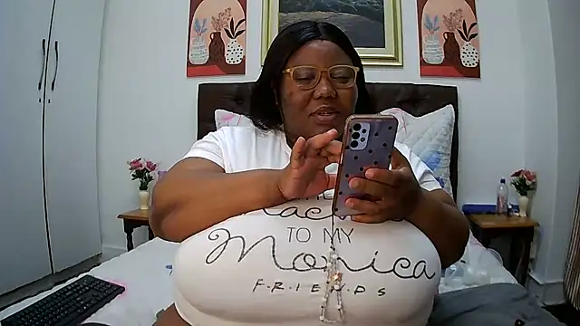 Snapshot of DAIRYBELLELIZxx chatting on July 3, 2026, 10:05 pm DAIRYBELLELIZxx online show from July 3, 2026, 10:05 pm