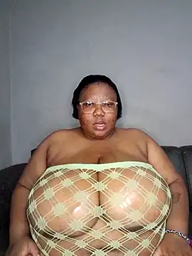 Snapshot of DAIRYBELLELIZxx chatting on July 22, 2026, 9:39 pm DAIRYBELLELIZxx online show from July 22, 2026, 9:39 pm