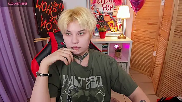 Snapshot of mekurisu chatting on February 28, 2025, 1:26 am mekurisu online show from February 28, 2025, 1:26 am