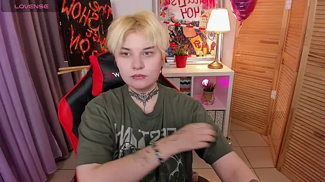 Snapshot of mekurisu chatting on February 28, 2025, 4:32 am mekurisu online show from February 28, 2025, 4:32 am