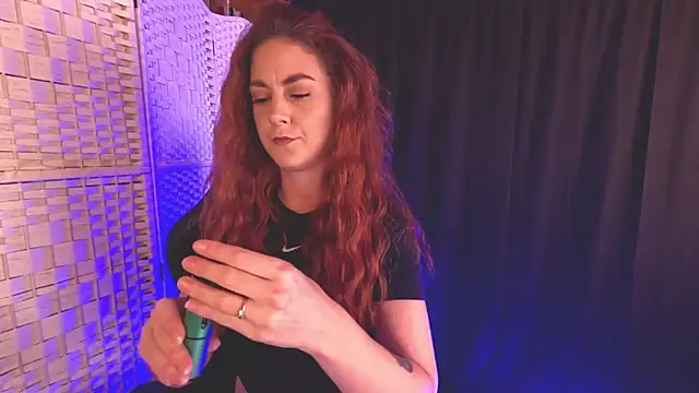 Snapshot of KayleyxEmily chatting on March 6, 2025, 2:18 pm KayleyxEmily online show from March 6, 2025, 2:18 pm