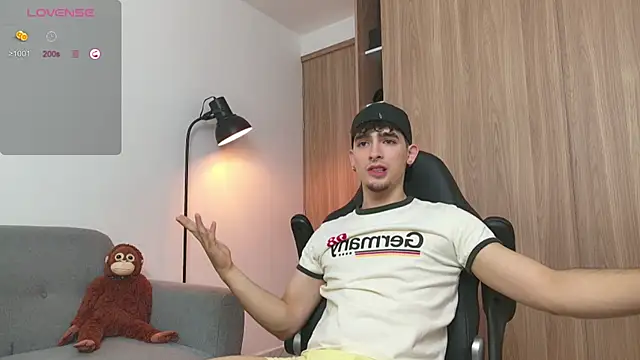 zenn rush1 online show from February 8, 2025, 1:01 pm