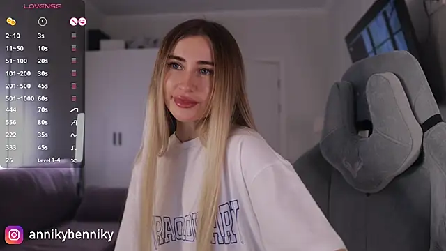 Snapshot of Coconutkittyy chatting on December 26, 2024, 7:16 pm Coconutkittyy online show from December 26, 2024, 7:16 pm