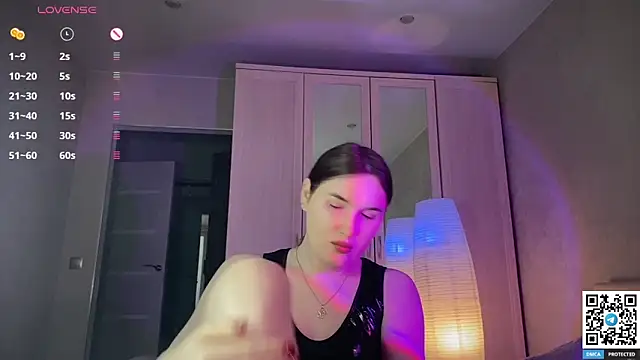 Maria Bowie online show from April 25, 2026, 4:04 am