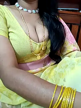 Snapshot of amala_ss chatting on February 5, 2025, 6:35 am amala ss online show from February 5, 2025, 6:35 am