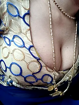 Snapshot of amala_ss chatting on October 3, 2025, 8:00 am amala ss online show from October 3, 2025, 8:00 am