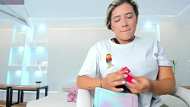 Snapshot of julietha_taylor chatting on February 22, 2025, 1:44 am julietha taylor online show from February 22, 2025, 1:44 am