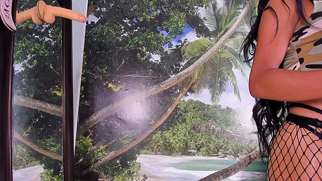 Snapshot of Mieldeluna chatting on January 30, 2025, 10:08 pm Mieldeluna online show from January 30, 2025, 10:08 pm