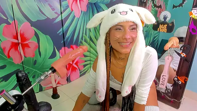 Snapshot of Mieldeluna chatting on October 19, 2025, 6:03 am Mieldeluna online show from October 19, 2025, 6:03 am