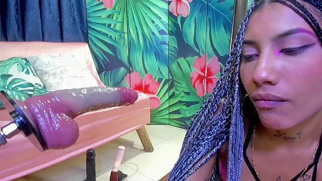 Snapshot of Mieldeluna chatting on November 9, 2025, 5:28 am Mieldeluna online show from November 9, 2025, 5:28 am