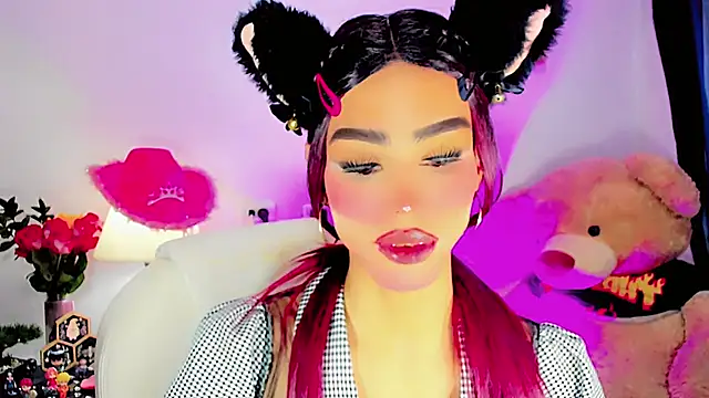 dollswit01 online show from February 16, 2025, 8:00 pm