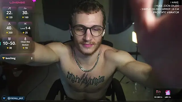 Snapshot of mickeypict chatting on December 11, 2024, 5:53 am mickeypict online show from December 11, 2024, 5:53 am