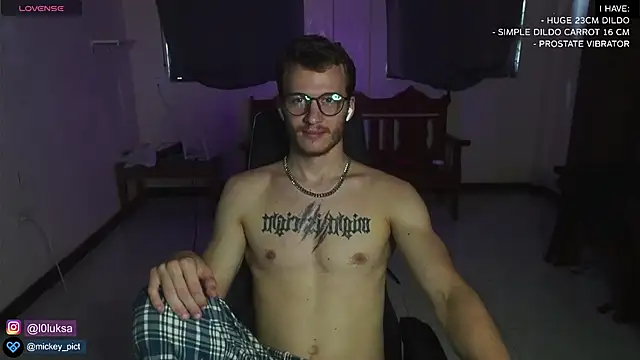 Snapshot of mickeypict chatting on January 5, 2025, 7:07 am mickeypict online show from January 5, 2025, 7:07 am