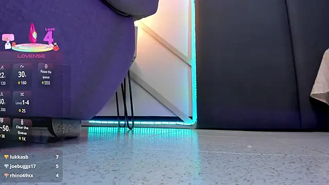 Snapshot of SophieHarris_ chatting on March 18, 2025, 10:37 pm SophieHarris online show from March 18, 2025, 10:37 pm