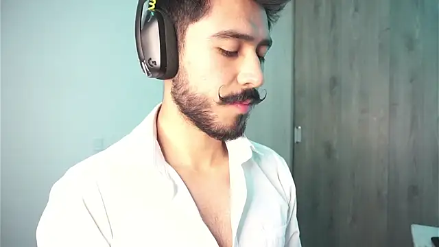 dam0n fr0st online show from December 23, 2024, 2:35 am