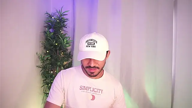 Snapshot of dam0n_fr0st chatting on June 27, 2026, 8:14 pm dam0n fr0st online show from June 27, 2026, 8:14 pm