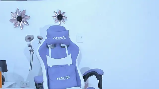 AnneGagner online show from December 11, 2024, 9:55 pm