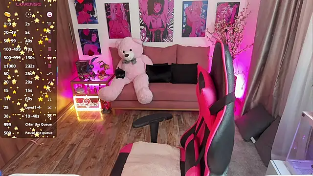 Snapshot of annieesweett chatting on July 9, 2026, 7:18 pm annieesweett online show from July 9, 2026, 7:18 pm