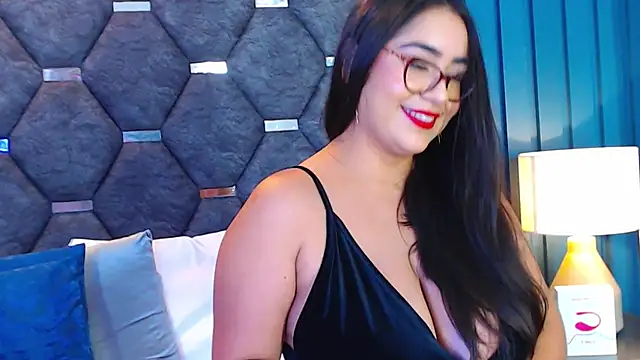 Snapshot of DevonPiers chatting on February 14, 2025, 6:29 pm DevonPiers online show from February 14, 2025, 6:29 pm