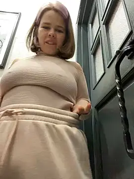 Snapshot of SuzieMurray chatting on December 27, 2024, 12:23 pm SuzieMurray online show from December 27, 2024, 12:23 pm