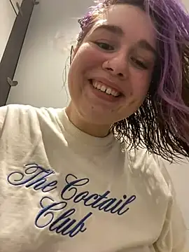 Snapshot of SuzieMurray chatting on January 4, 2025, 12:27 pm SuzieMurray online show from January 4, 2025, 12:27 pm