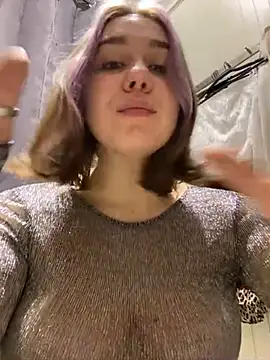 Snapshot of SuzieMurray chatting on January 23, 2025, 12:41 pm SuzieMurray online show from January 23, 2025, 12:41 pm