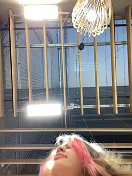 Snapshot of SuzieMurray chatting on January 29, 2025, 8:29 am SuzieMurray online show from January 29, 2025, 8:29 am