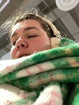 Snapshot of SuzieMurray chatting on February 21, 2025, 8:07 am SuzieMurray online show from February 21, 2025, 8:07 am