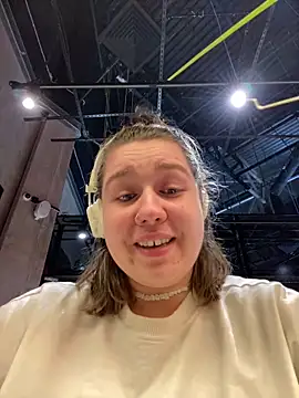 Snapshot of SuzieMurray chatting on February 27, 2025, 11:20 am SuzieMurray online show from February 27, 2025, 11:20 am