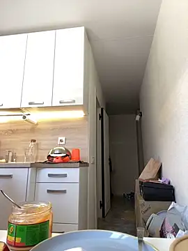 Snapshot of SuzieMurray chatting on March 15, 2025, 7:20 am SuzieMurray online show from March 15, 2025, 7:20 am