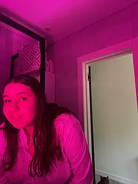 Snapshot of SuzieMurray chatting on May 15, 2026, 8:21 am SuzieMurray online show from May 15, 2026, 8:21 am