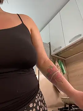 SuzieMurray online show from July 23, 2026, 8:34 am