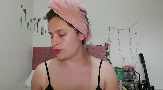 Snapshot of Serenity chatting on January 24, 2025, 9:15 pm Serenity online show from January 24, 2025, 9:15 pm