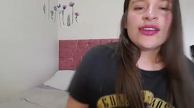 Snapshot of Serenity chatting on February 21, 2025, 7:32 pm Serenity online show from February 21, 2025, 7:32 pm