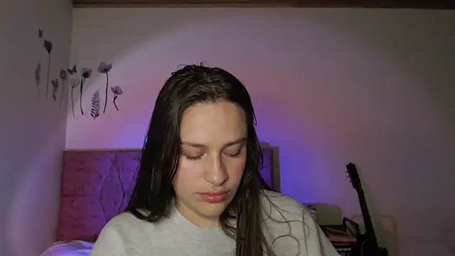 Snapshot of Serenity chatting on December 3, 2025, 12:18 am Serenity online show from December 3, 2025, 12:18 am