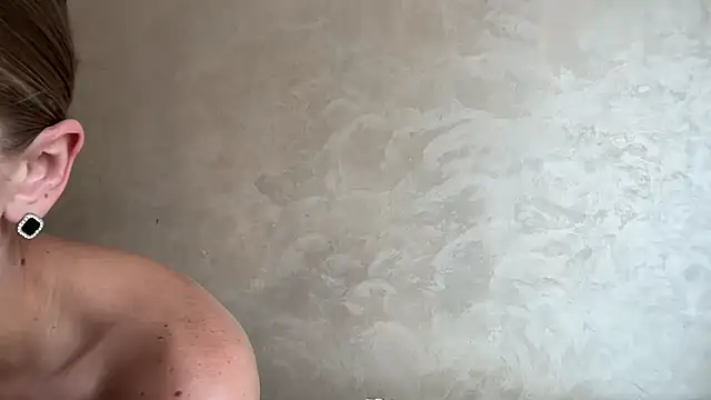 CaitlinaJayne23 online show from July 16, 2026, 5:02 am