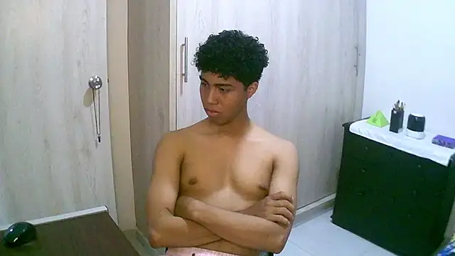 Snapshot of sexy_diamante_ chatting on September 29, 2025, 1:44 am sexy diamante online show from September 29, 2025, 1:44 am