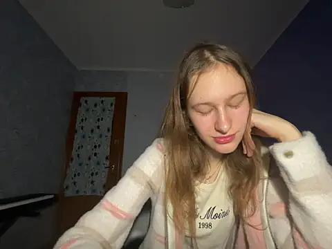 Snapshot of Eva_Angel3 chatting on February 8, 2025, 7:27 pm Eva Angel3 online show from February 8, 2025, 7:27 pm