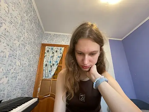 Snapshot of Eva_Angel3 chatting on June 13, 2026, 5:00 pm Eva Angel3 online show from June 13, 2026, 5:00 pm