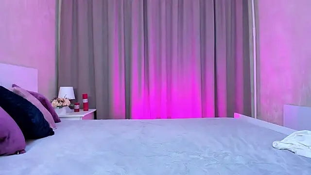 Snapshot of MelodyHudson chatting on January 24, 2025, 1:14 pm MelodyHudson online show from January 24, 2025, 1:14 pm