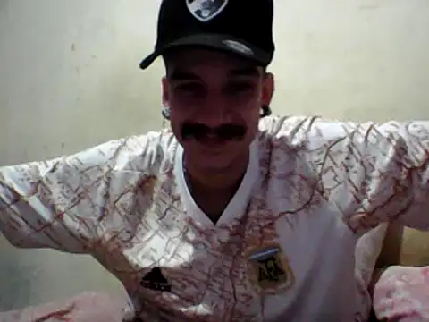 Snapshot of gatobranco001 chatting on March 8, 2025, 7:42 pm gatobranco001 online show from March 8, 2025, 7:42 pm