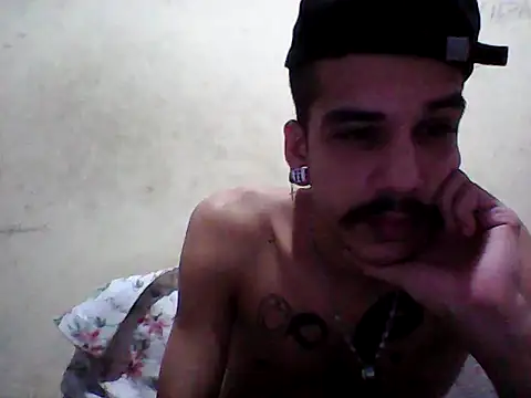 Snapshot of gatobranco001 chatting on March 17, 2025, 1:14 am gatobranco001 online show from March 17, 2025, 1:14 am