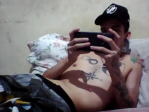 Snapshot of gatobranco001 chatting on March 19, 2025, 6:03 am gatobranco001 online show from March 19, 2025, 6:03 am