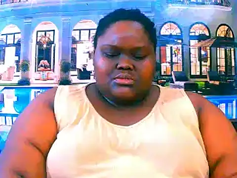 Snapshot of EbonyHotBuns chatting on May 8, 2026, 7:03 am EbonyHotBuns online show from May 8, 2026, 7:03 am