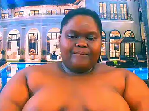 Snapshot of EbonyHotBuns chatting on June 11, 2026, 12:32 am EbonyHotBuns online show from June 11, 2026, 12:32 am